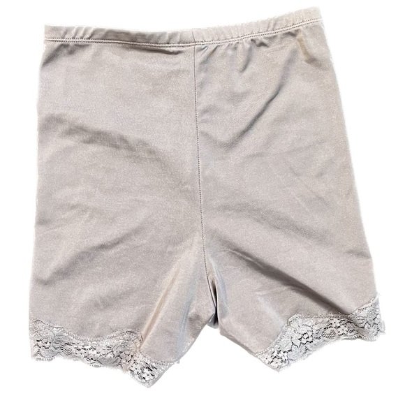 Marilyn Monroe Intimates Body Shaping Slip Shorts Size Large - Picture 2 of 3